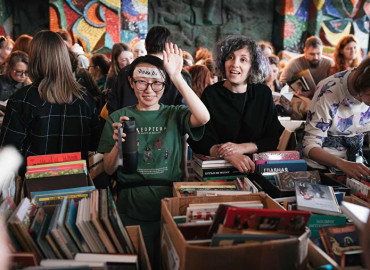 В Санкт-Петербурге проходит сбор книг для благотворительной распродажи «Фонарик»